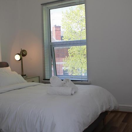 F2S Serviced Apartments 2Bedroom Terrace House With Free Wifi Netflix Suitable For Contractors Walking Distance To Train Station Derby Bagian luar foto