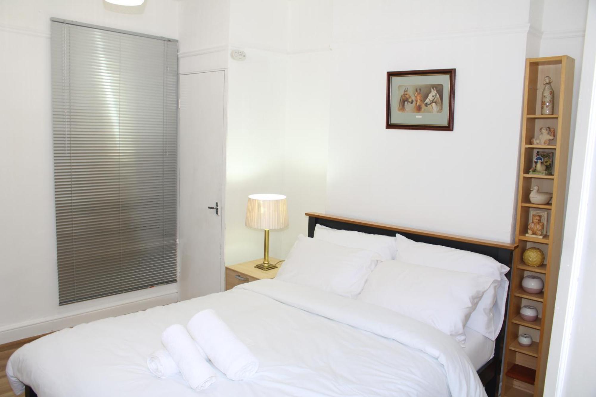 F2S Serviced Apartments 2Bedroom Terrace House With Free Wifi Netflix Suitable For Contractors Walking Distance To Train Station Derby Bagian luar foto