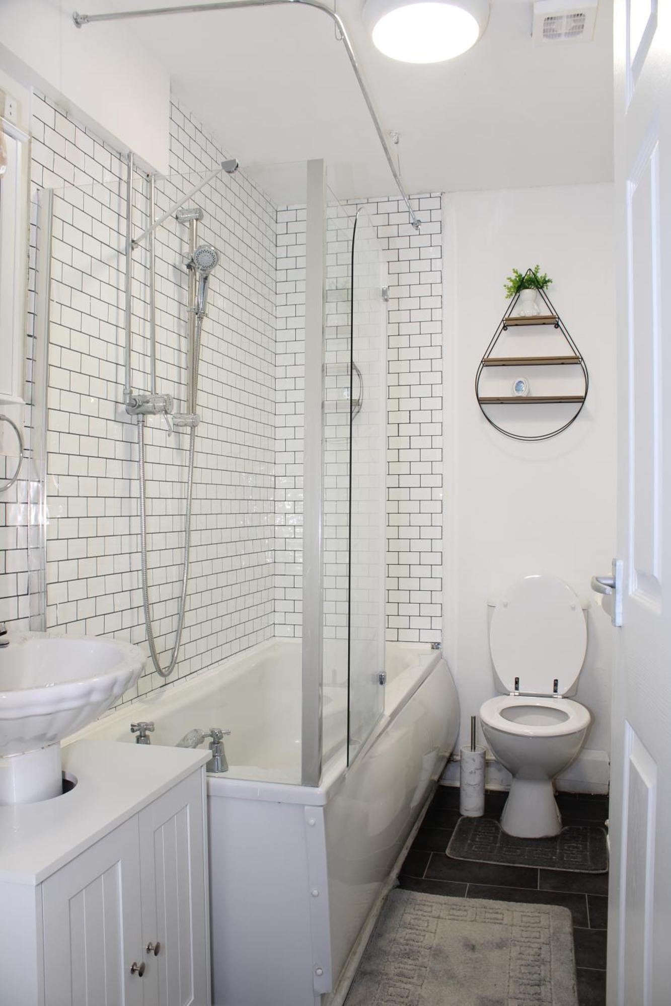 F2S Serviced Apartments 2Bedroom Terrace House With Free Wifi Netflix Suitable For Contractors Walking Distance To Train Station Derby Bagian luar foto