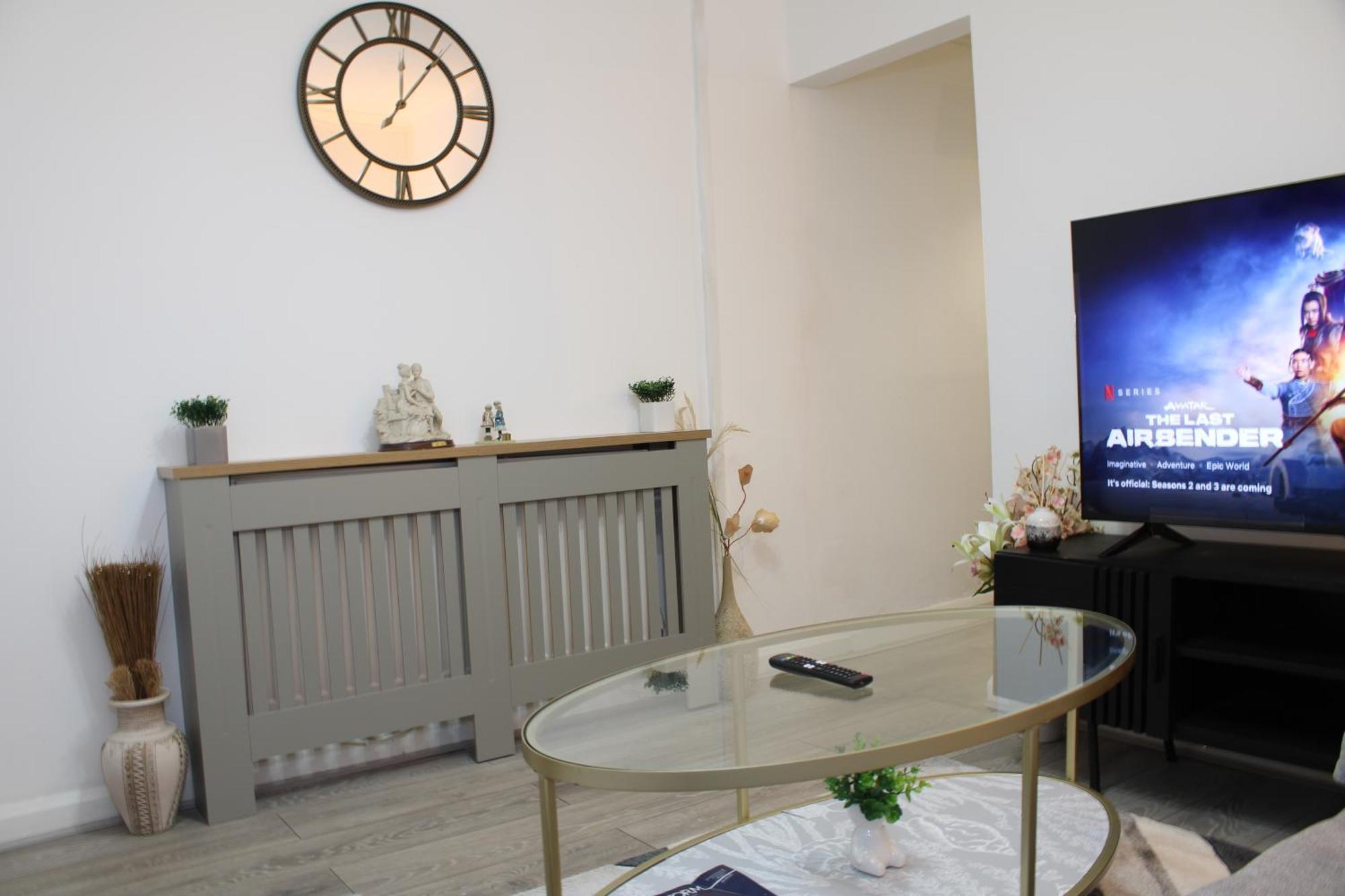 F2S Serviced Apartments 2Bedroom Terrace House With Free Wifi Netflix Suitable For Contractors Walking Distance To Train Station Derby Bagian luar foto