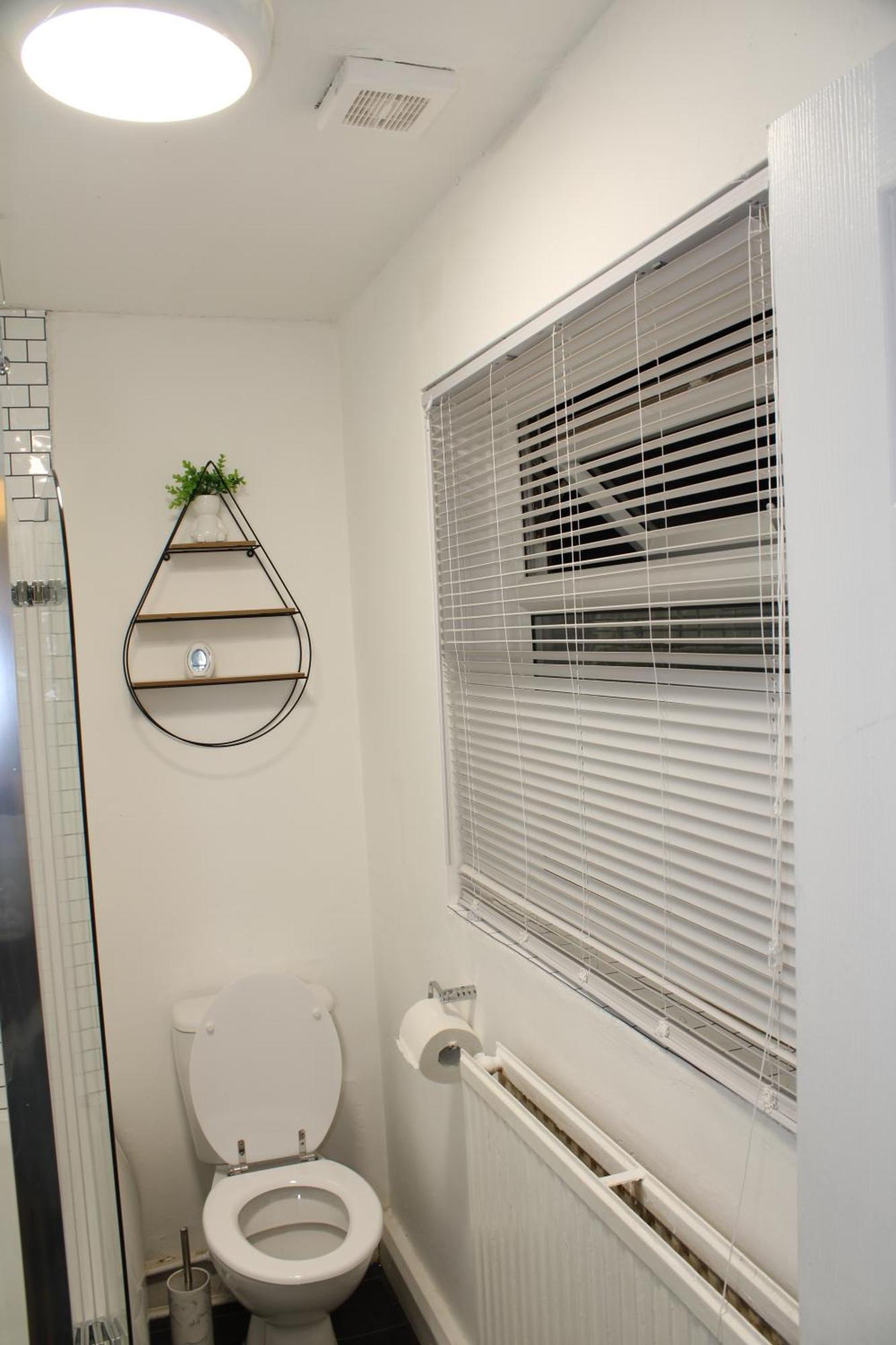F2S Serviced Apartments 2Bedroom Terrace House With Free Wifi Netflix Suitable For Contractors Walking Distance To Train Station Derby Bagian luar foto